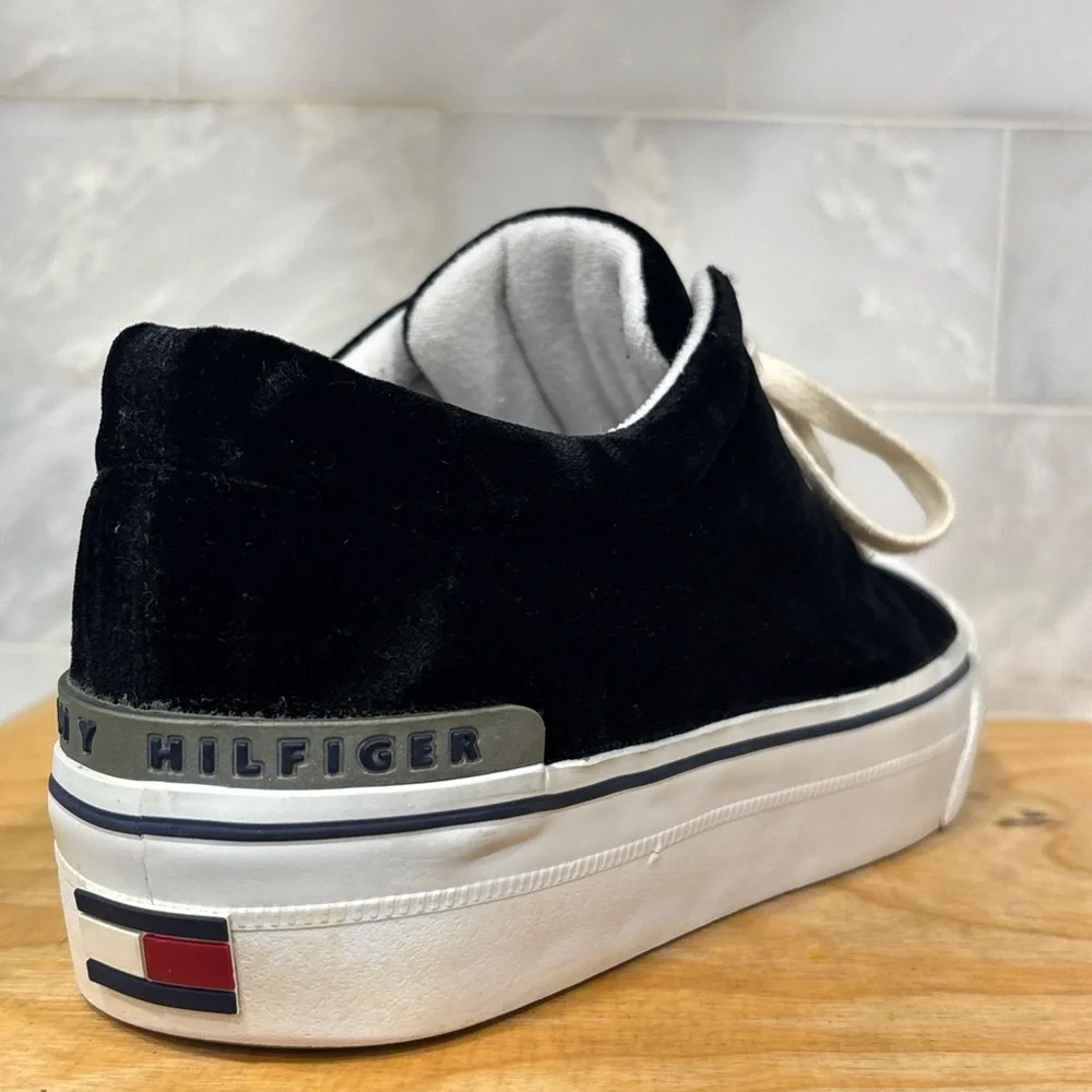 Tommy Hilfiger Womens Suede Sneakers  Black/White  Size 8.5M  W80721 - Picture 9 of 15